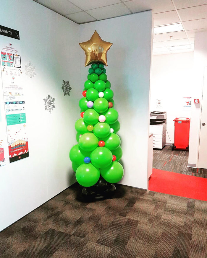 How to make a Christmas Balloon Tree